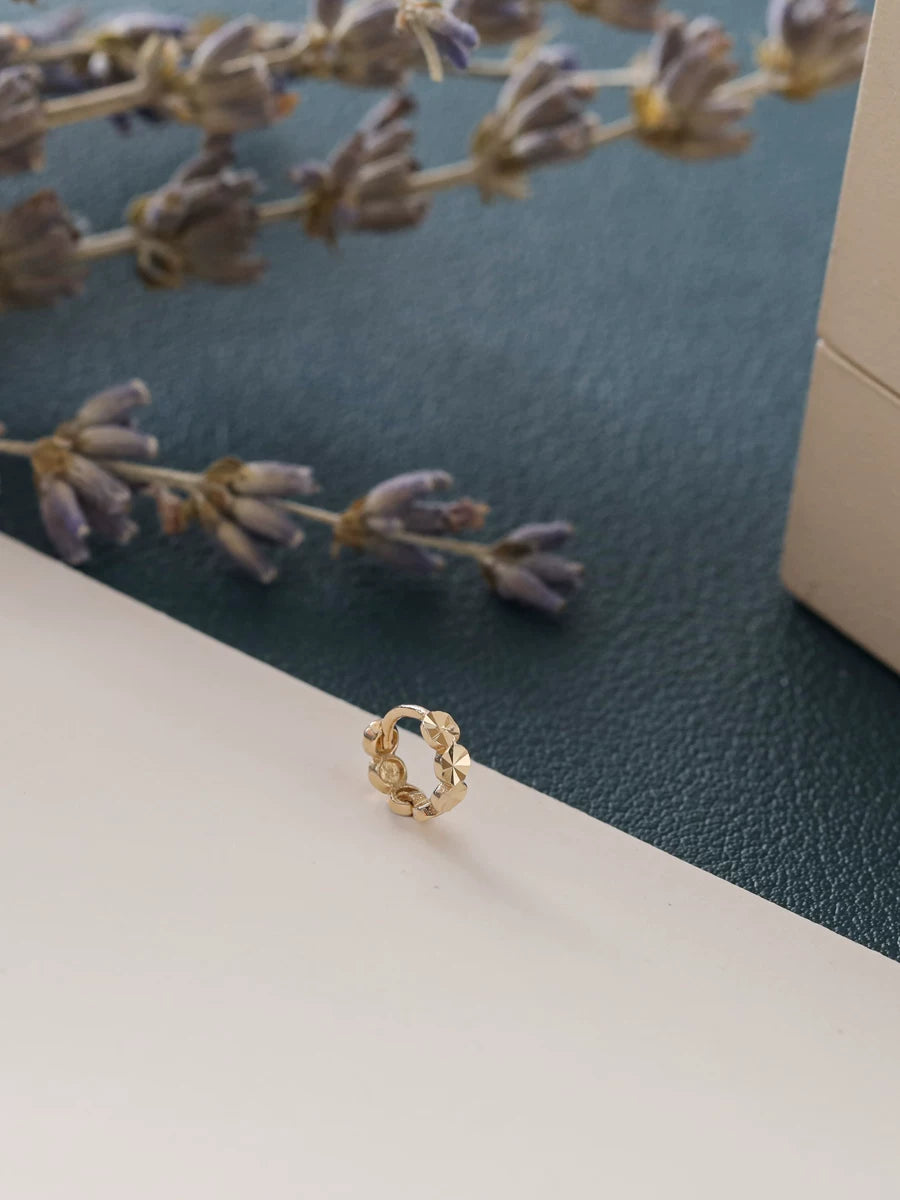JINJEWELRY 순수 14K 골드 귀걸이, 반짝이는 미니 컴팩트 원형 조각 꽃무리 귀걸이, 귀걸이, 귀걸이